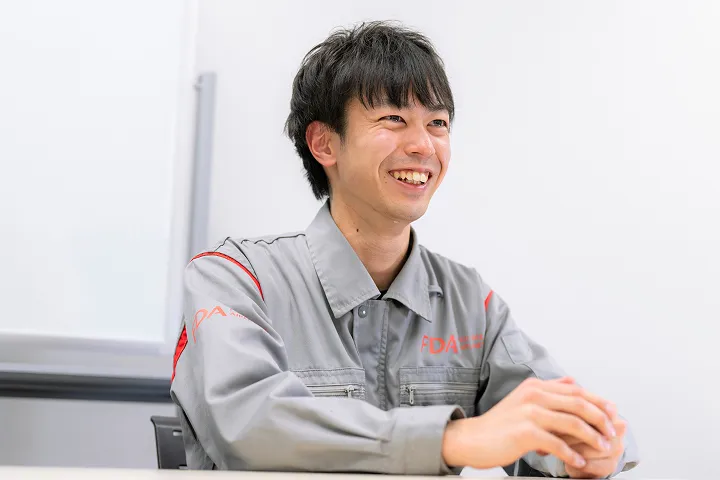 整備士を目指したきっかけと、FDAを選んだ理由は何ですか？