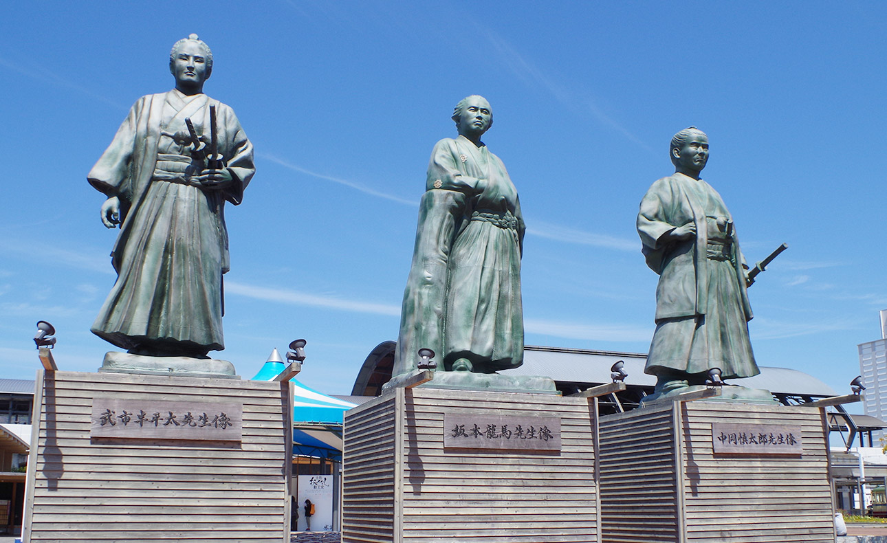 三志士像